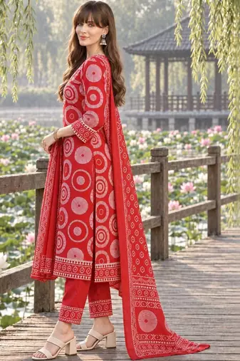women printed regular  cotton kurta with trousers & with dupatta