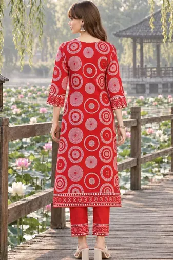 women printed regular  cotton kurta with trousers & with dupatta
