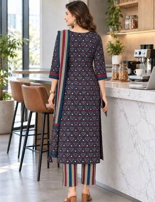 women printed regular  cotton kurta with trousers & with dupatta 2