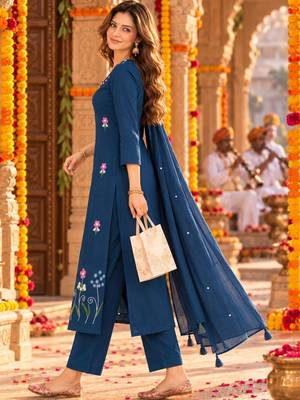 women floral embroidered regular thread work  cotton kurta with trousers & with dupatta 4