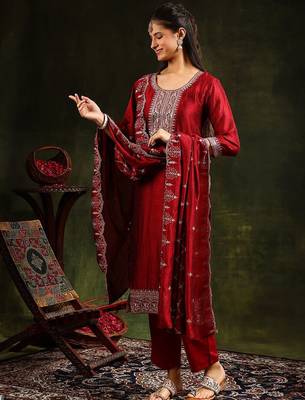ethnic motifs embroidered sequinned straight kurta with trouser & dupatta 3