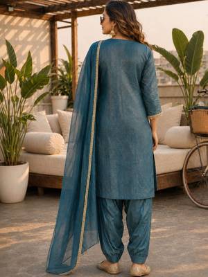 women ethnic motifs embroidered regular mirror work kurta with patiala & with dupatta 3