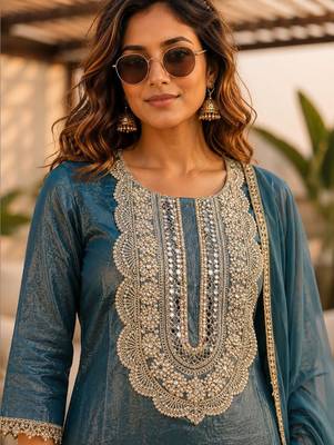 women ethnic motifs embroidered regular mirror work kurta with patiala & with dupatta 4