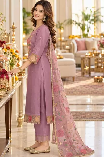 women floral embroidered regular thread work kurta with trousers & with dupatta