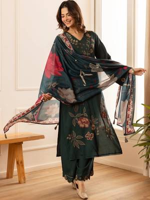 women floral embroidered regular thread work kurta with palazzos & with dupatta 7