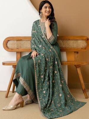 women ethnic motifs embroidered empire thread work  silk kurta with trousers & with dupatta 1