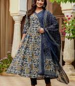 women floral printed panelled  cotton kurta with trousers & with dupatta