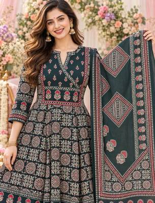 women ethnic motifs printed angrakha  cotton kurta with trousers & with dupatta 3