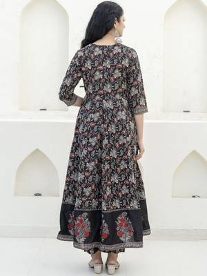 women floral printed empire  cotton kurta with trousers & with dupatta 2