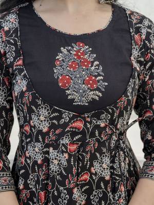women floral printed empire  cotton kurta with trousers & with dupatta 3