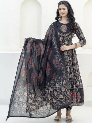 women floral printed empire  cotton kurta with trousers & with dupatta 5