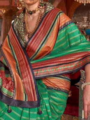 Green ethnic motifs zari banarasi saree 4