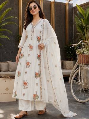 women floral embroidered regular thread work chanderi cotton kurta with trousers & with dupatta 1