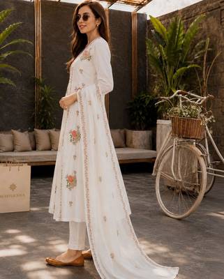 women floral embroidered regular thread work chanderi cotton kurta with trousers & with dupatta 3