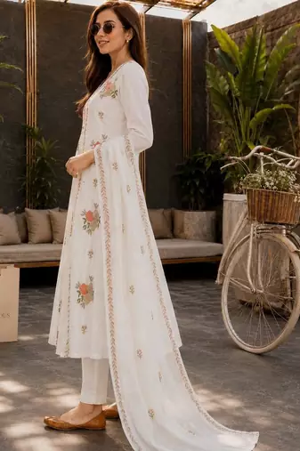 women floral embroidered regular thread work chanderi cotton kurta with trousers & with dupatta