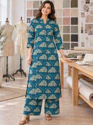 women floral printed regular  cotton kurta with palazzos 1