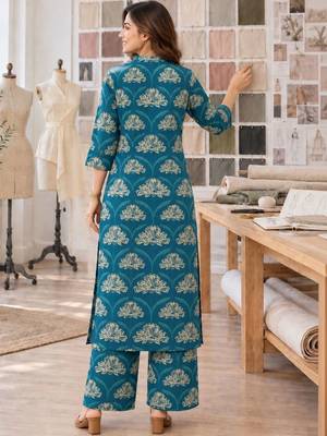 women floral printed regular  cotton kurta with palazzos 3