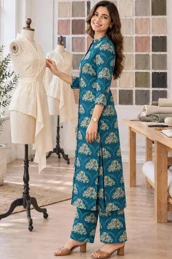 women floral printed regular  cotton kurta with palazzos