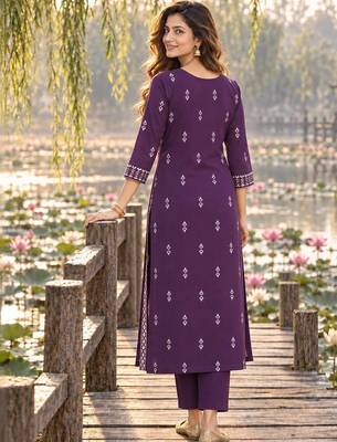 women ethnic motifs printed regular  cotton kurta with trousers & with dupatta 3