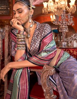 Lavender striped zari banarasi saree 3