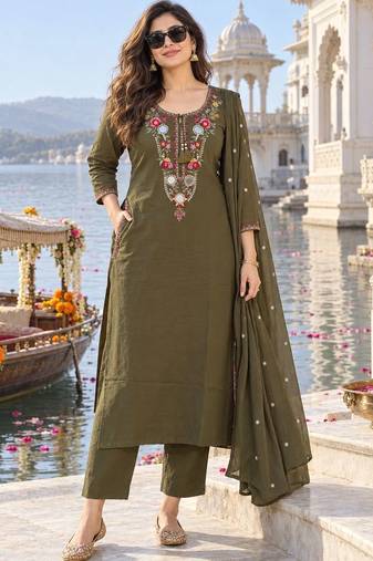women ethnic motifs embroidered regular mirror work  cotton kurta with trousers & with