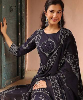 women regular thread work  cotton kurta palazzos with dupatta 4