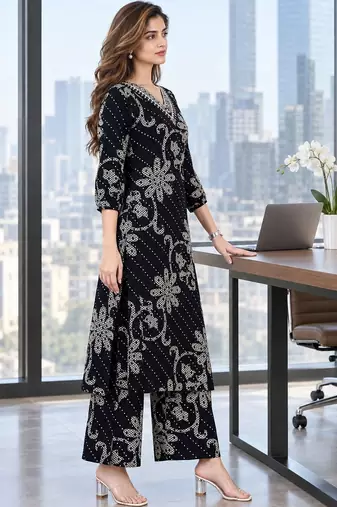 women ethnic motifs printed regular kurta with palazzos