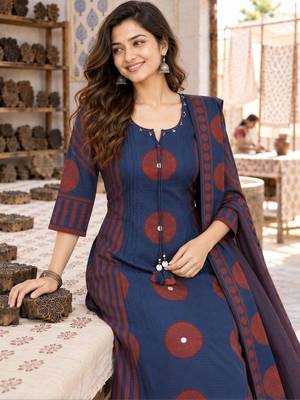 women printed regular  cotton kurta with trousers & with dupatta 3