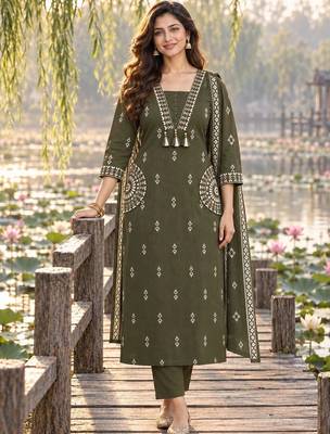 women ethnic motifs embroidered regular thread work  cotton kurta with trousers & with 1
