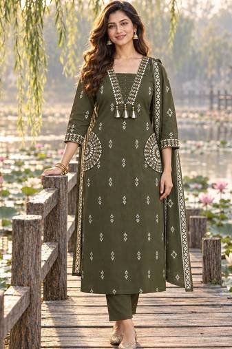 women ethnic motifs embroidered regular thread work  cotton kurta with trousers & with