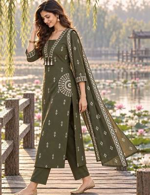women ethnic motifs embroidered regular thread work  cotton kurta with trousers & with 3
