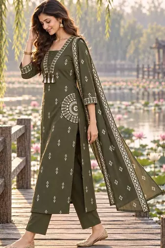 women ethnic motifs embroidered regular thread work  cotton kurta with trousers & with