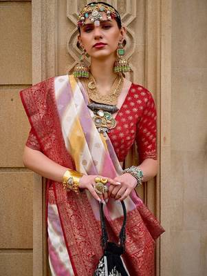 Pink woven design zari silk blend banarasi saree 2