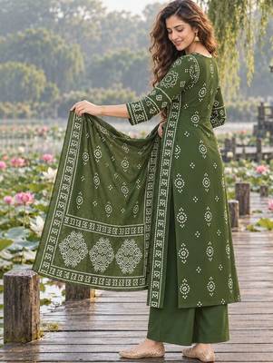 women ethnic motifs printed regular mirror work  cotton kurta with palazzos & with dupatta 2