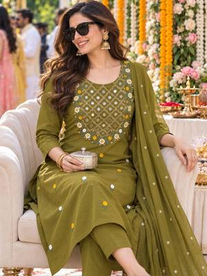 women ethnic motifs embroidered regular mirror work  cotton kurta with trousers & with 4