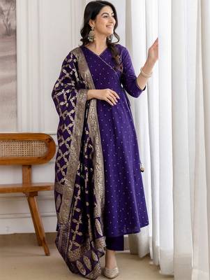 women ethnic motifs printed angrakha kurta with trousers & with dupatta 3