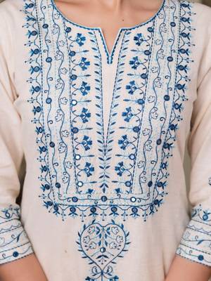 women ethnic motifs embroidered regular thread work  cotton kurta with trousers 3