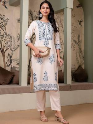 women ethnic motifs embroidered regular thread work  cotton kurta with trousers 7