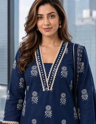 women ethnic motifs printed regular  cotton kurta with trousers & with dupatta 4