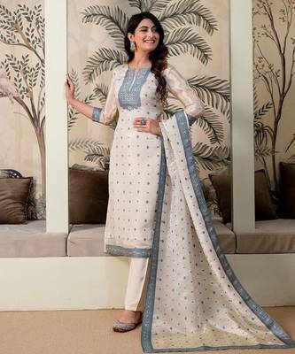 women ethnic motifs embroidered regular thread work kurta with trousers & with dupatta 3