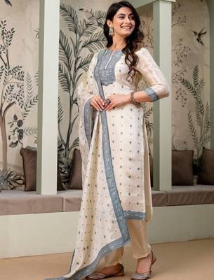 women ethnic motifs embroidered regular thread work kurta with trousers & with dupatta 6