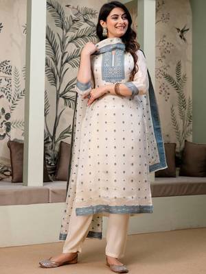 women ethnic motifs embroidered regular thread work kurta with trousers & with dupatta 7