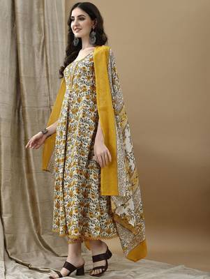 women floral printed regular cotton anarkali kurta with trousers & dupatta 3