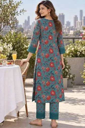 women floral printed regular  cotton kurta with trousers & with dupatta