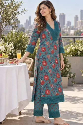 women floral printed regular  cotton kurta with trousers & with dupatta