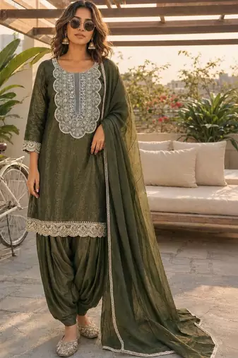 women ethnic motifs regular mirror work kurta with patiala & with dupatta