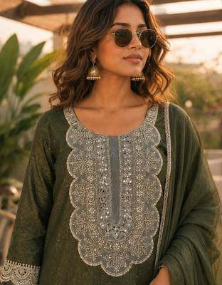 women ethnic motifs regular mirror work kurta with patiala & with dupatta 3