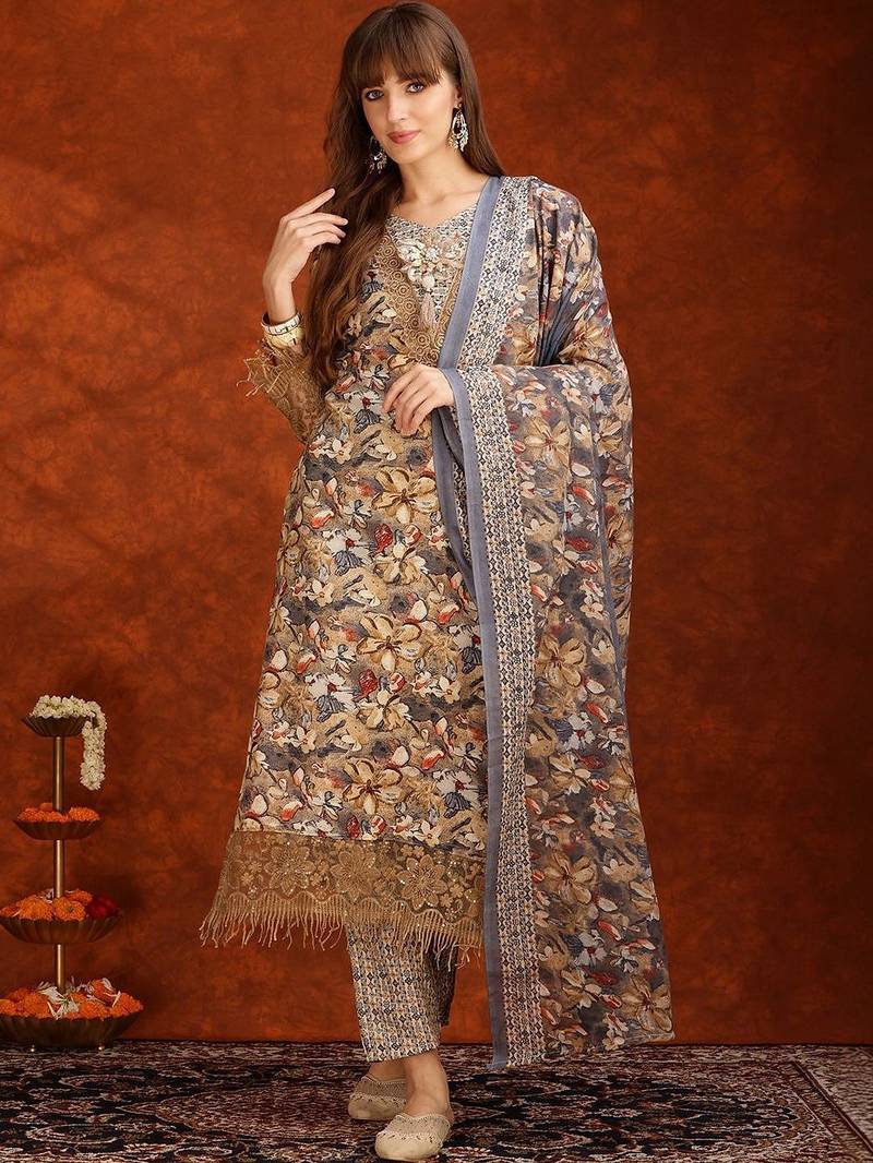 women floral printed regular thread work kurta with trousers & with dupatta