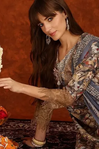 women floral printed regular thread work kurta with trousers & with dupatta