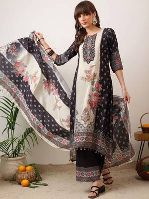 women floral printed regular thread work kurta with palazzos & with dupatta 7